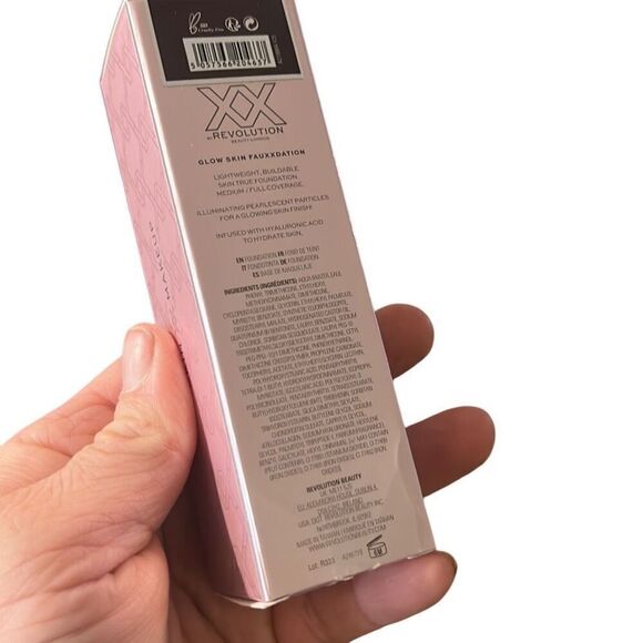XX Revolution‎ Glow Skin FauXXdation Foundation FX18 - Picture 2 of 5